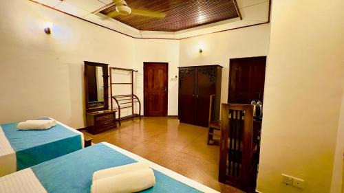 Daluwakotuwa Cama Y Desayuno | Yahana Beach Villa