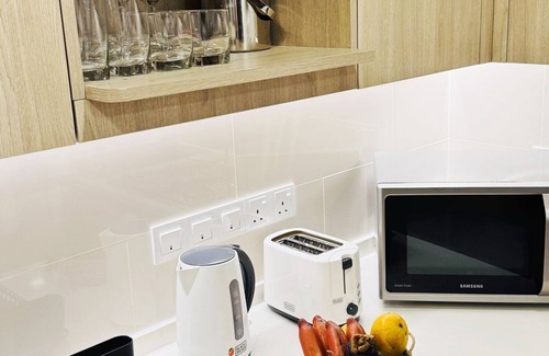 Ibbanwala Apartamento | YAKA Trizen Luxury Apartments