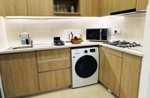 Ibbanwala Apartamento | YAKA Trizen Luxury Apartments