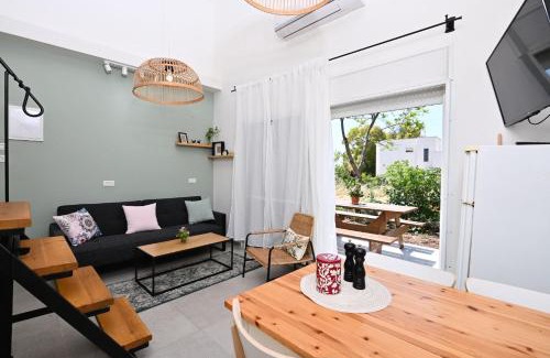 Emek Izrael Casa | YalaRent Valley view Boutique cottages with Pool