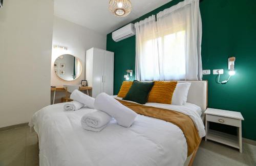 Emek Izrael Casa | YalaRent Valley view Boutique cottages with Pool