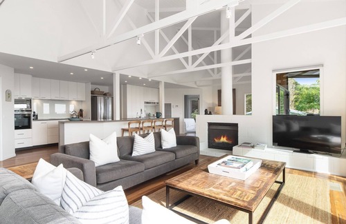 Red Hill Casa | 'Yambanool' Red Hill Escape