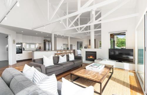 Red Hill Casa | 'Yambanool' Red Hill Escape