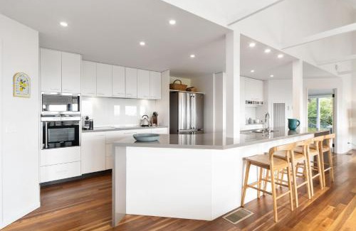 Red Hill Casa | 'Yambanool' Red Hill Escape