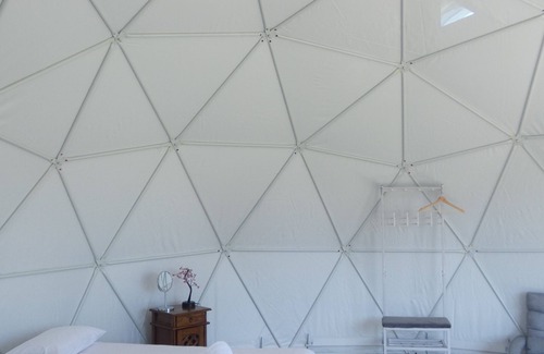 Balmattum Complejo | Yanda - Self Catering Dome with private deck, BBQ, Campfire and lawn