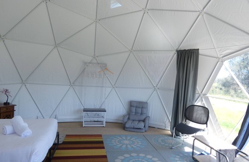 Balmattum Complejo | Yanda - Self Catering Dome with private deck, BBQ, Campfire and lawn
