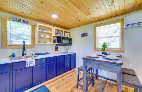 Golden Casa | Lake Views & Yard: Home Near Table Rock Lake!
