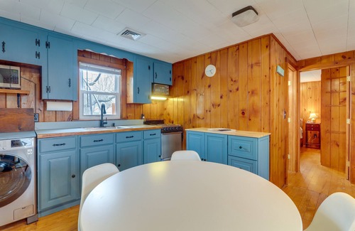 South Yarmouth Cabaña | Yarmouth Vacation Rental w/ Deck: Near Swan Pond!