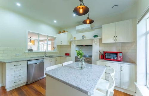 Warburton Casa | Yarra Donna Cottage, next to Warburton Water World!
