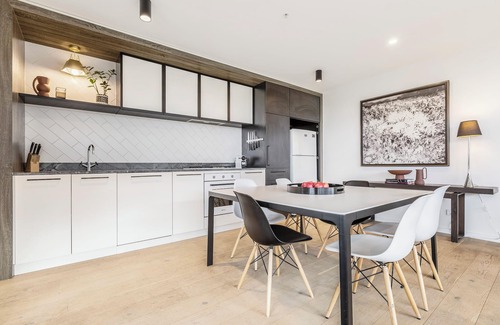 Abbotsford Condominio | Yarra River Splendour In Stylish Penthouse Getaway