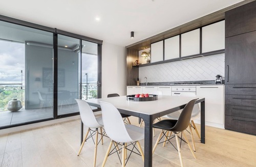 Abbotsford Condominio | Yarra River Splendour In Stylish Penthouse Getaway