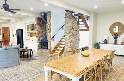 Yarra Glen Casa | Yarra Valley Holiday House - Stay amongst the vineyards - Sleeps 12 Guests