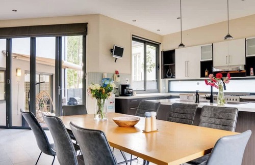 Chirnside Park Casa | Yarra Valley Serenity House in Golf Course Resort