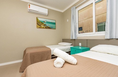 Quatro Ilhas Apartamento | Yasmin 101 – Lindo Apartamento com Vista Panorâmica para o Mar em Quatro Ilhas, com Roupa de Cama e Toalhas Inclusas.