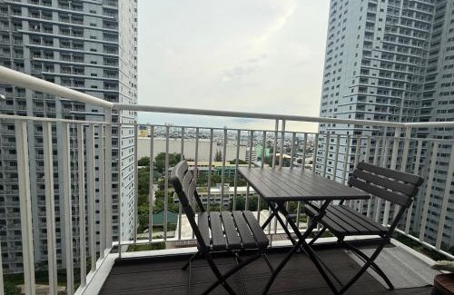 Santo Cristo Apartamento | Yassis Suite 2BR Luxury Unit in Grass Residence