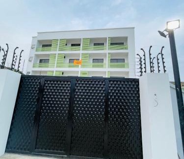 Koforidua Cama Y Desayuno | Yaven Heights Hotel