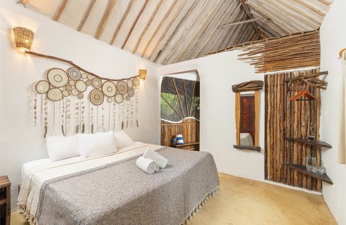 Zona Hotelera Cabina | Yaxchen Tulum Cabañas & Cenote