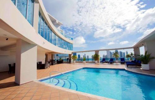 Marbella Apartamento | YC 2307 l Av Balboa 2 BDR bay view