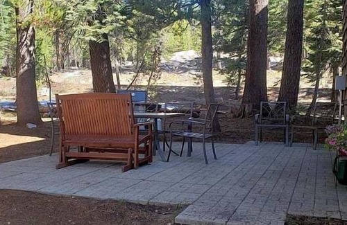 Bear Valley Condominio | Year Round Condo- Sleeps 5! - Tamarack #17 by Bear Valley Vacation Rentals