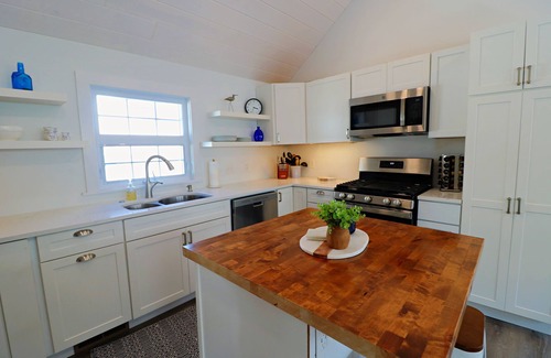 Ashville Casa | Year-Round Lakeside Bliss: Sandpiper Cottage on Chautauqua Lake