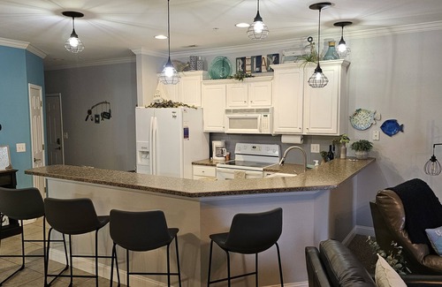 Camdenton Condominio | Year Round Relaxation with Beautiful Lake View for Creating Great Memories!