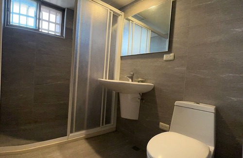Cianjin District Apartamento | YEH’S Apartment n3-bedroom apartment in charming Kaohsiung City with WiFi, AC.