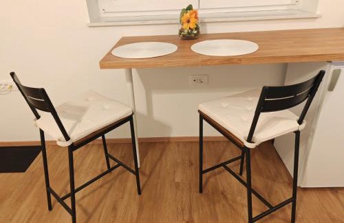 Ljubljana Apartamento | YELLOW APARTMENT WITH FREE PARKING