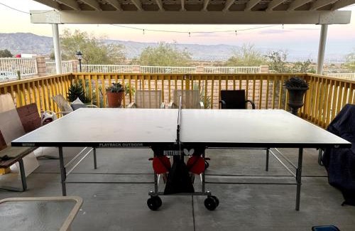 Palm Springs Casa | Yellow Cactus Oasis