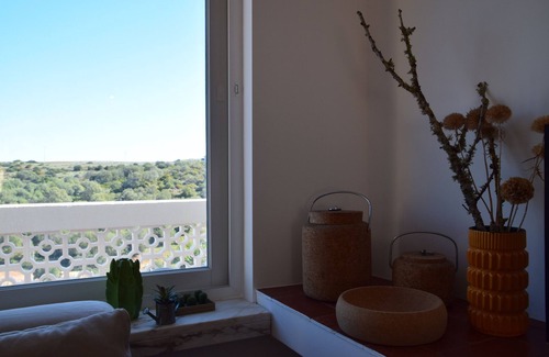 Vila do Bispo Cabaña | Cabaña amarilla cerca de la playa de Zavial