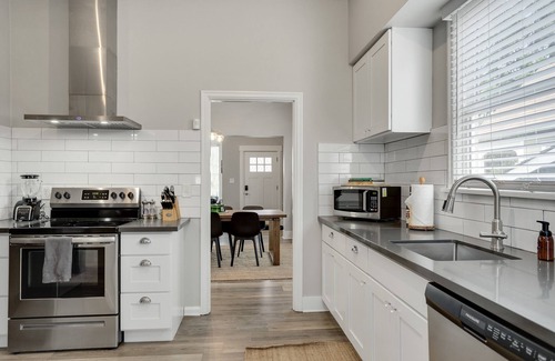 Boise Casa | Yellow Door at the Heart of Famous Mississippi Ave