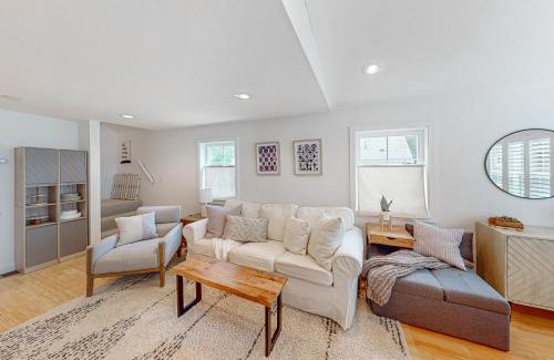 Meredith Casa | Yellow Door Cottage
