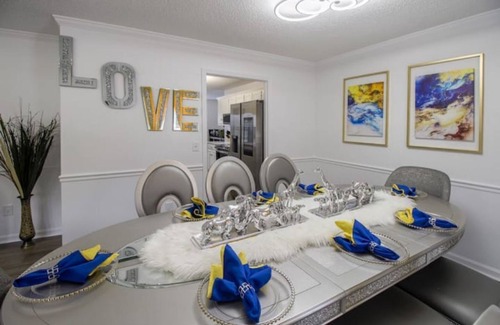 Hinesville Casa | Yellow Door Lodge!