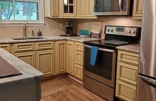 Trailwood Casa | Yellow Door Nashville + Airport/Downtown/Opry