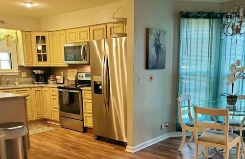 Trailwood Casa | Yellow Door Nashville + Airport/Downtown/Opry