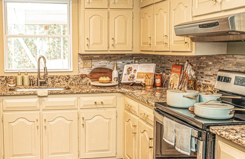 Fairburn Casa | Yellow Door Ranch Near Atlanta International Airport