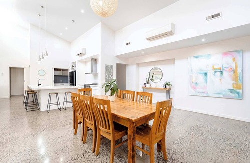 Ocean Grove Casa | Yellow Gums by the Beach- Ocean Grove