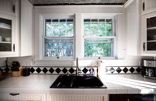 Belmont Casa | Yellow House| 2 BR Cottage Dtwn Cville/Belmont