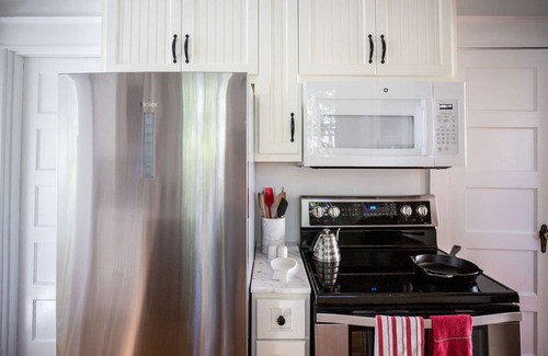 Belmont Casa | Yellow House| 2 BR Cottage Dtwn Cville/Belmont