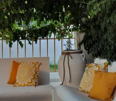 Kavos Apartamento | Yellow House