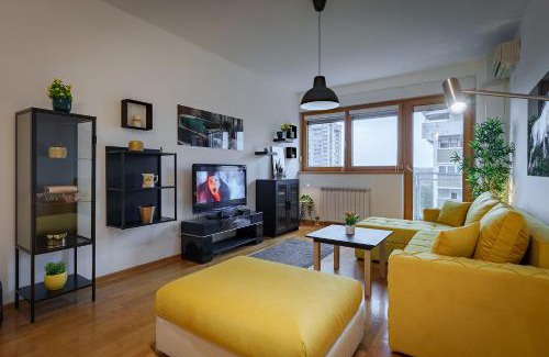 Novi Beograd Apartamento | Yellow Lux apartment