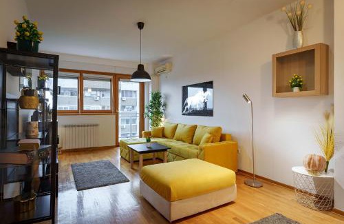 Novi Beograd Apartamento | Yellow Lux apartment