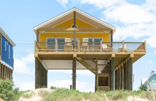 Port Bolivar Casa | YELLOW ROSE! Stunning Beachfront 3BR w Wrap Around Deck & Amazing views