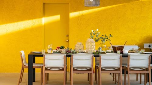Desert Park Estates Casa | Yellowjacket by AvantStay Entertainer’s Yard 20min 2 Coachella Valley Preserve STR Permit5161