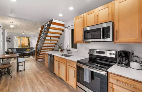 Bozeman Casa | Yellowstone Park, Big Sky, Airport: Bozeman Area Modern Nordic House