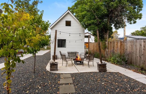 Bozeman Casa | Yellowstone Park, Big Sky, Airport: Bozeman Area Modern Nordic House