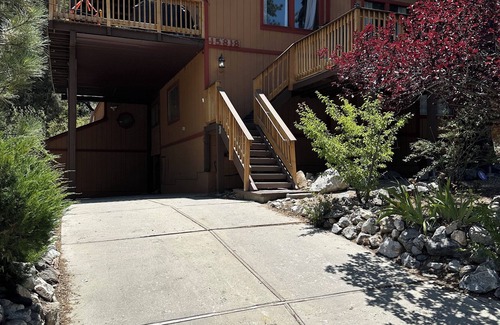 Pine Mountain Club Cabina | Yellowstone Cabin Retreat/3 BR Retreat w/Stunning Deck Views