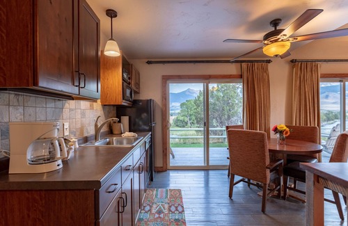 Livingston Cabina | Yellowstone Valley Lodge, Ascend Hotel Collection