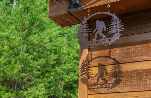 Caton Casa | Yeti Peak