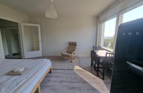 Lappeenranta Apartamento | Ylimmän kerroksen yksiö lähellä matkakeskusta