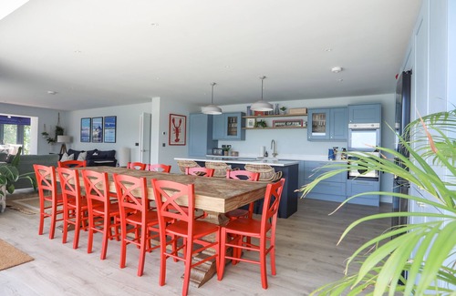 Bangor Casa | YNYS FAELOG, pet friendly, country holiday cottage in Menai Bridge